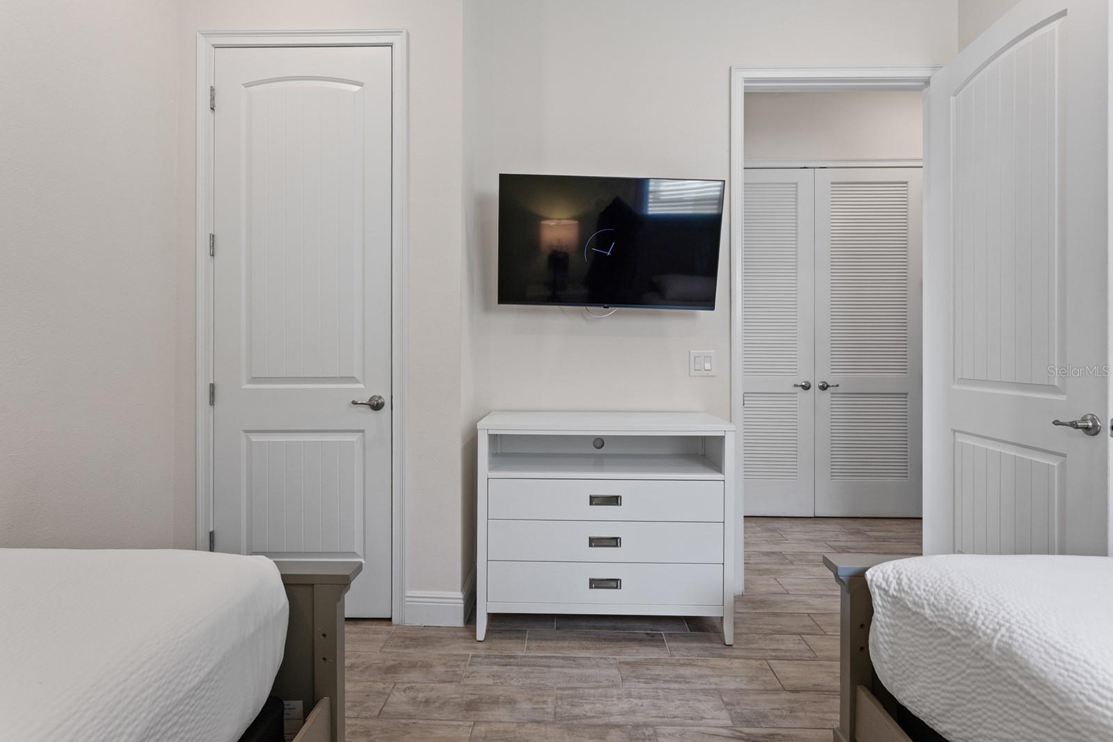 Image 34 of 63 For 7996 Lost Shaker Lane