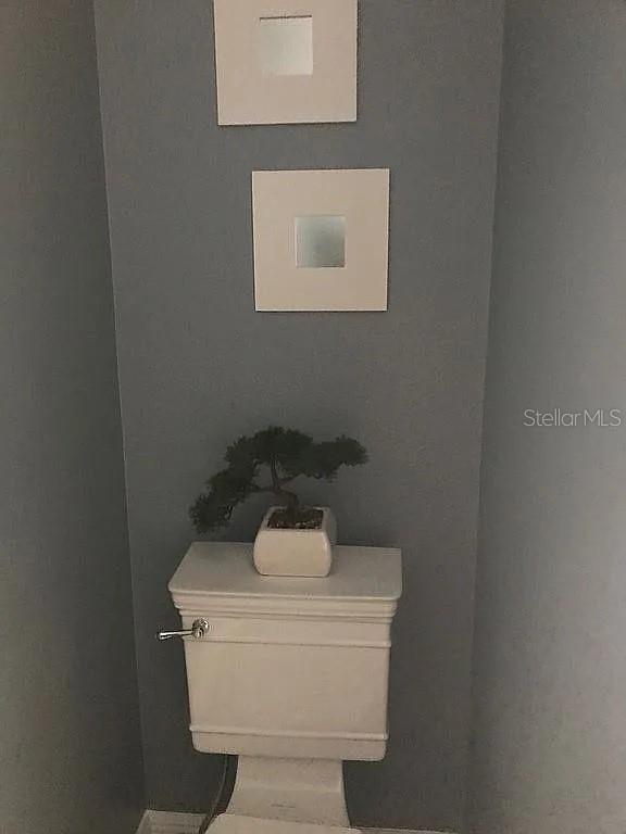 Image 17 of 25 For 227 Woodland Avenue