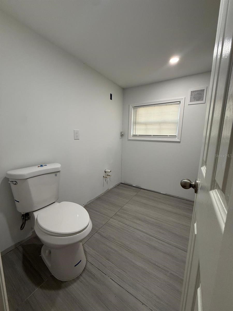 Image 20 of 31 For 1838 Annapolis Avenue