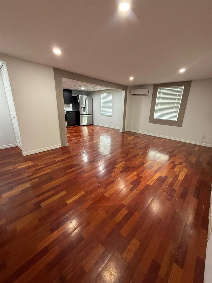 Image 5 of 31 For 1838 Annapolis Avenue