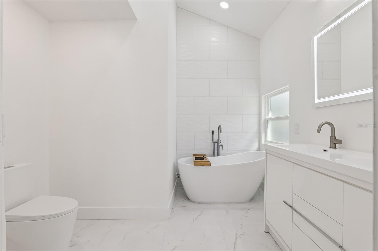 Image 17 of 49 For 649 Remington Oak Drive