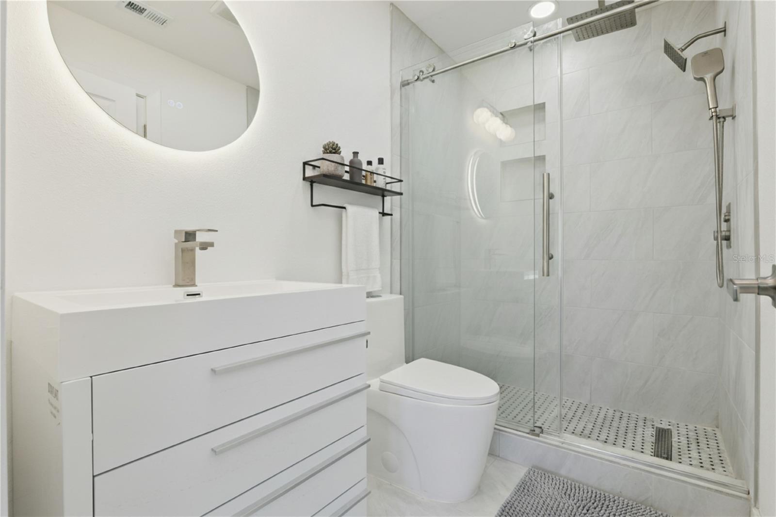 Image 21 of 49 For 649 Remington Oak Drive