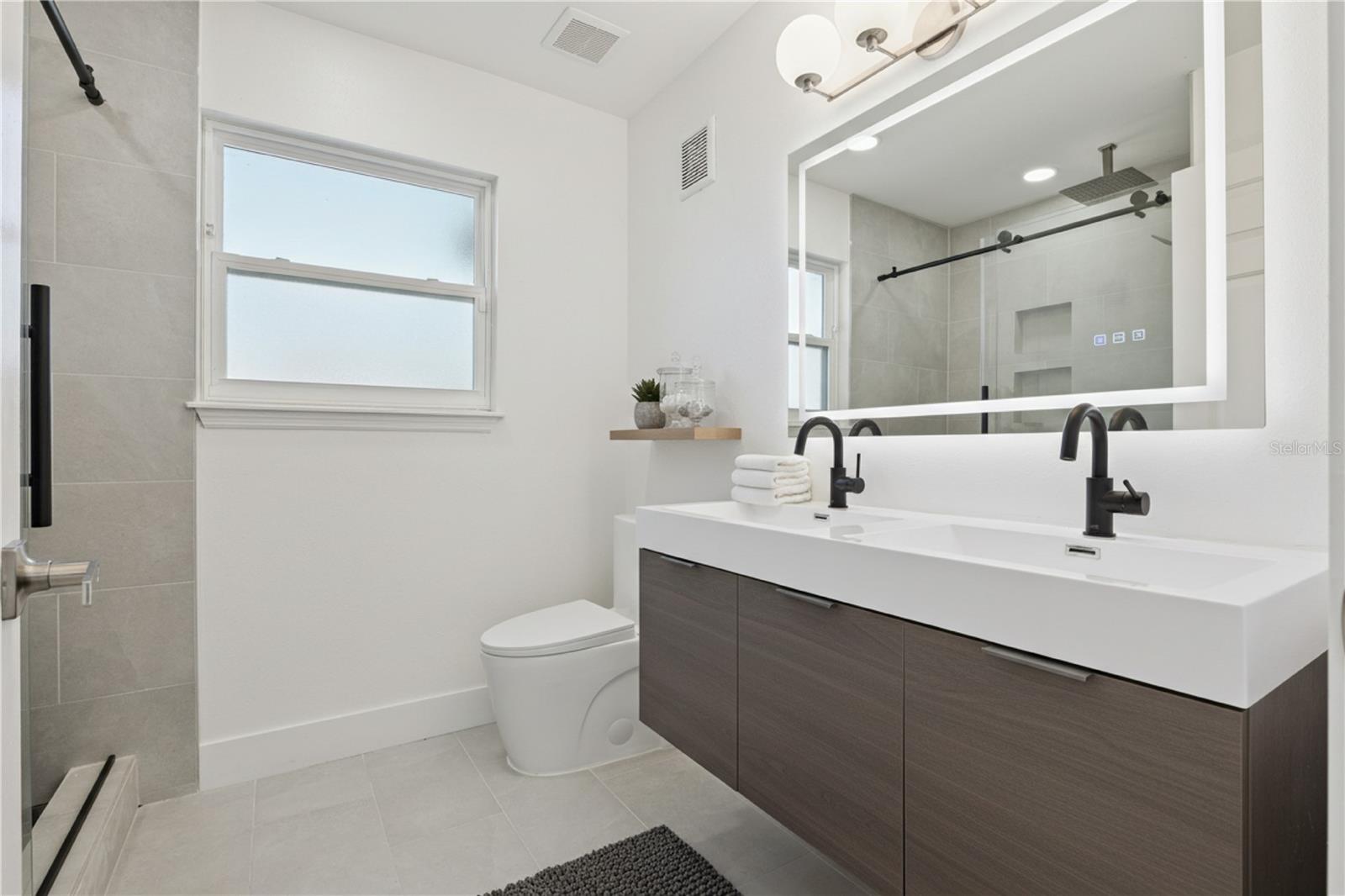 Image 23 of 49 For 649 Remington Oak Drive