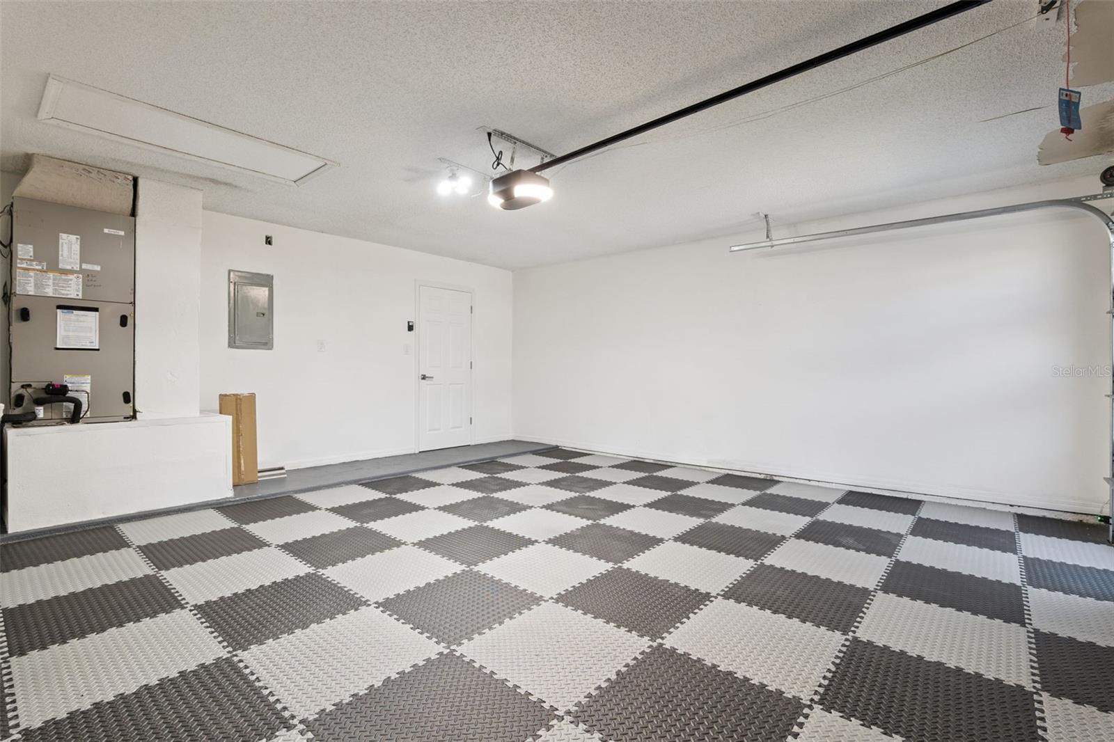 Image 30 of 49 For 649 Remington Oak Drive