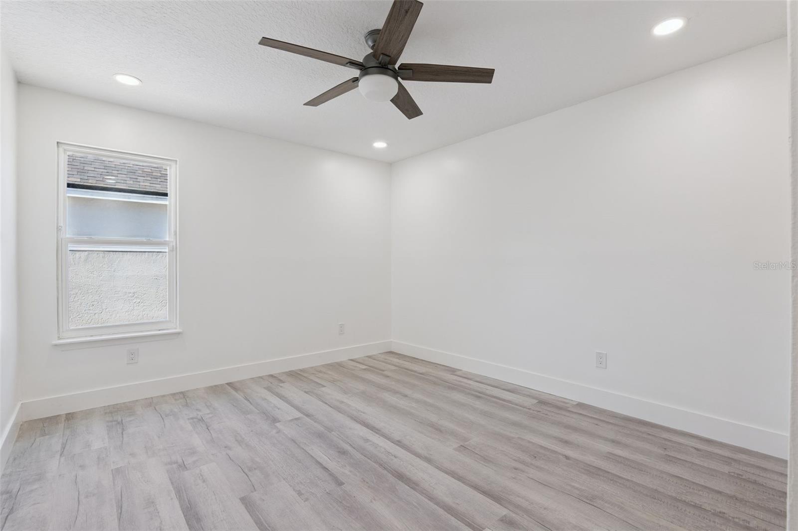 Image 38 of 49 For 649 Remington Oak Drive