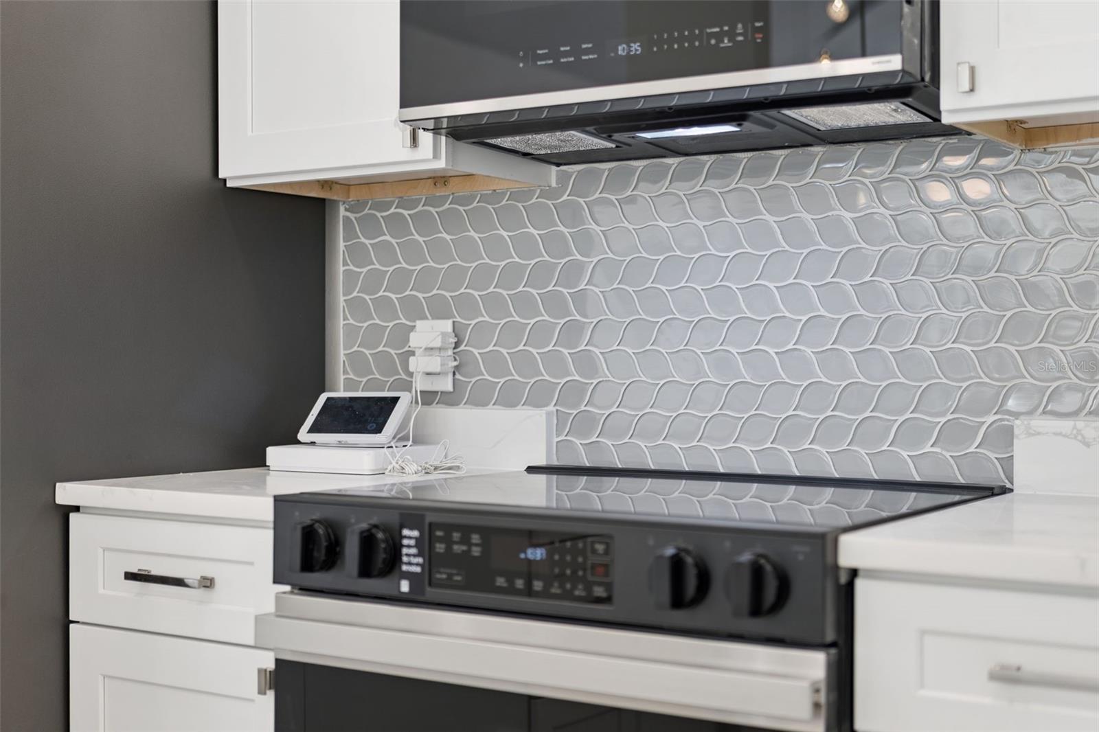 Image 9 of 49 For 649 Remington Oak Drive