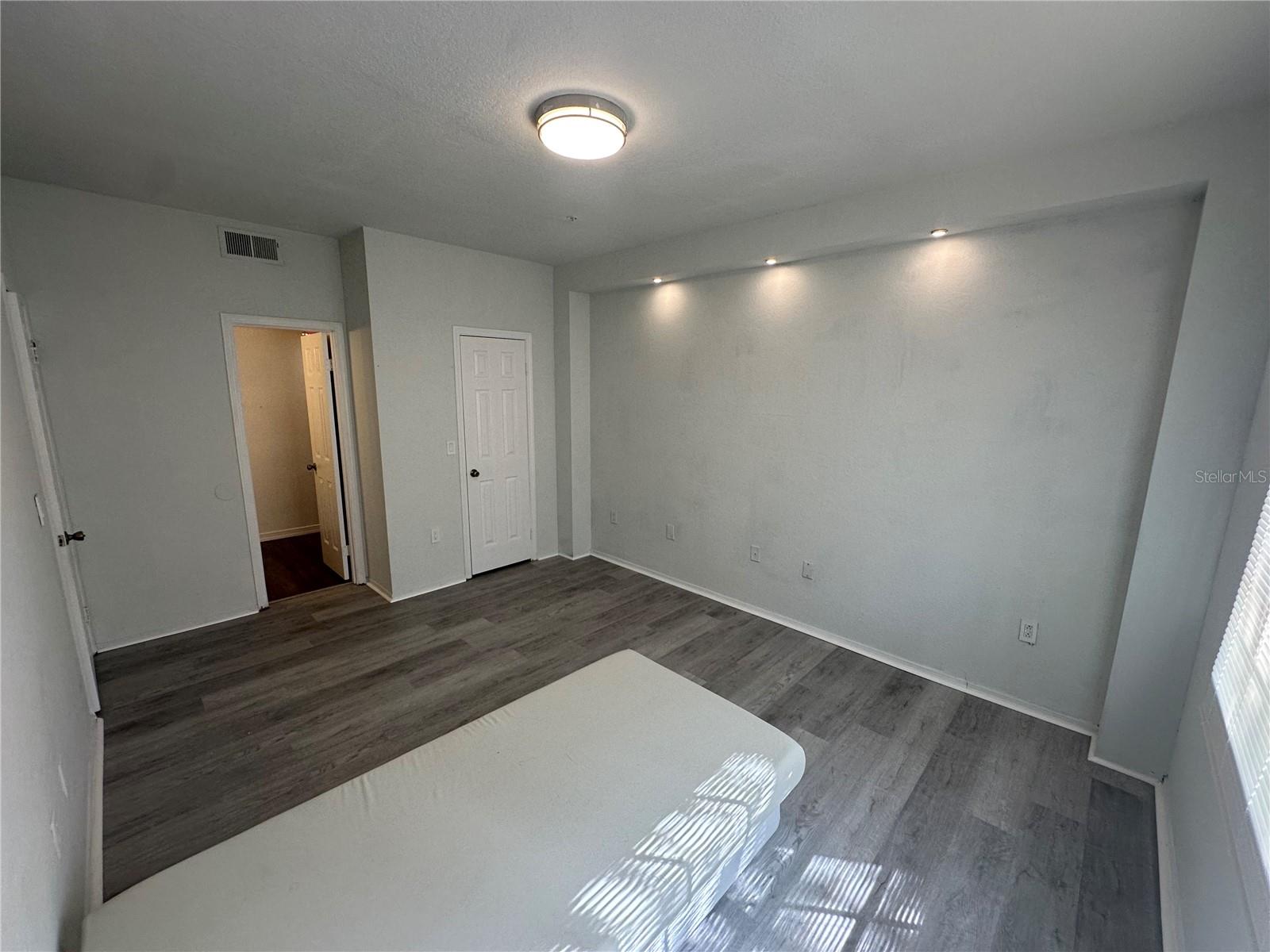 Image 14 of 32 For 2598 Robert Trent Jones Drive 1027