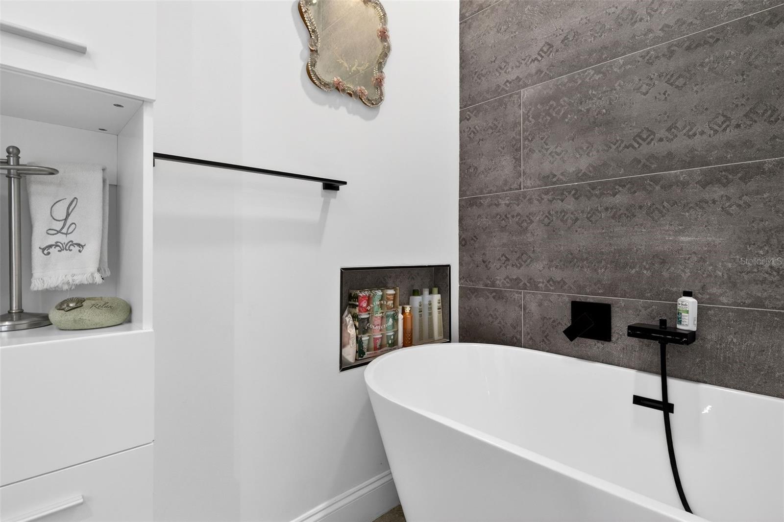 Image 44 of 69 For 11963 James Bay Drive