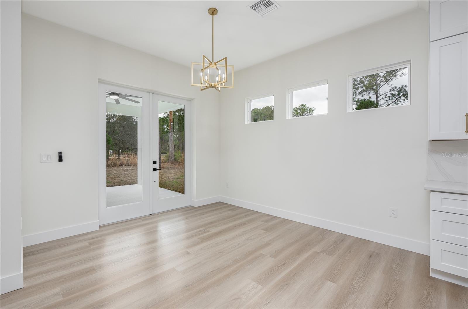 Image 14 of 45 For 42845 Honeysuckle Street