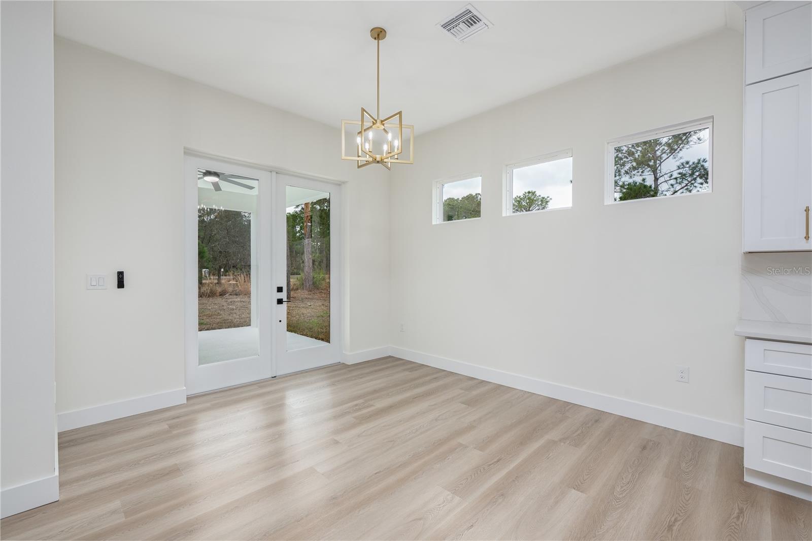 Image 15 of 45 For 42845 Honeysuckle Street