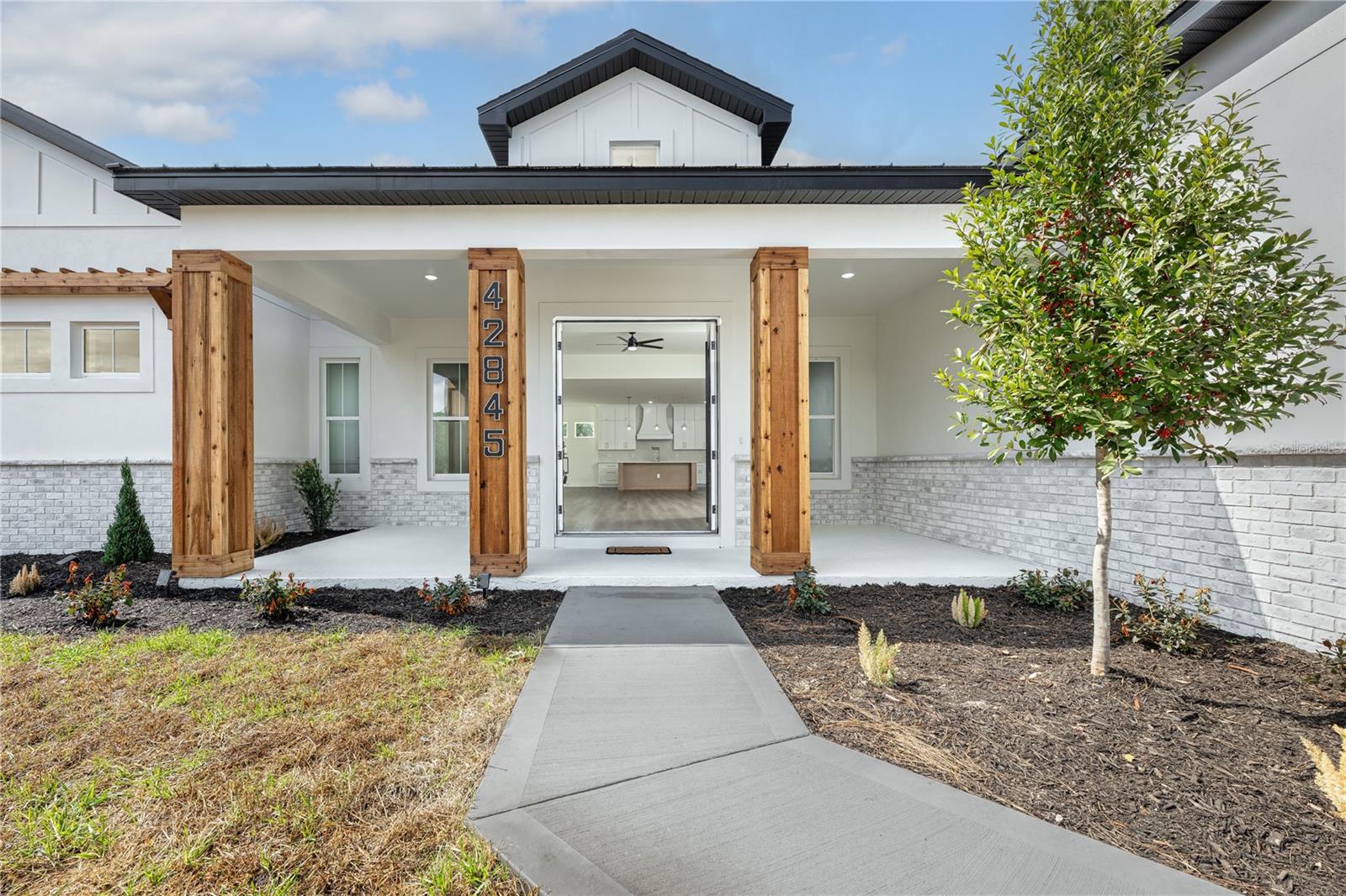 Image 2 of 45 For 42845 Honeysuckle Street