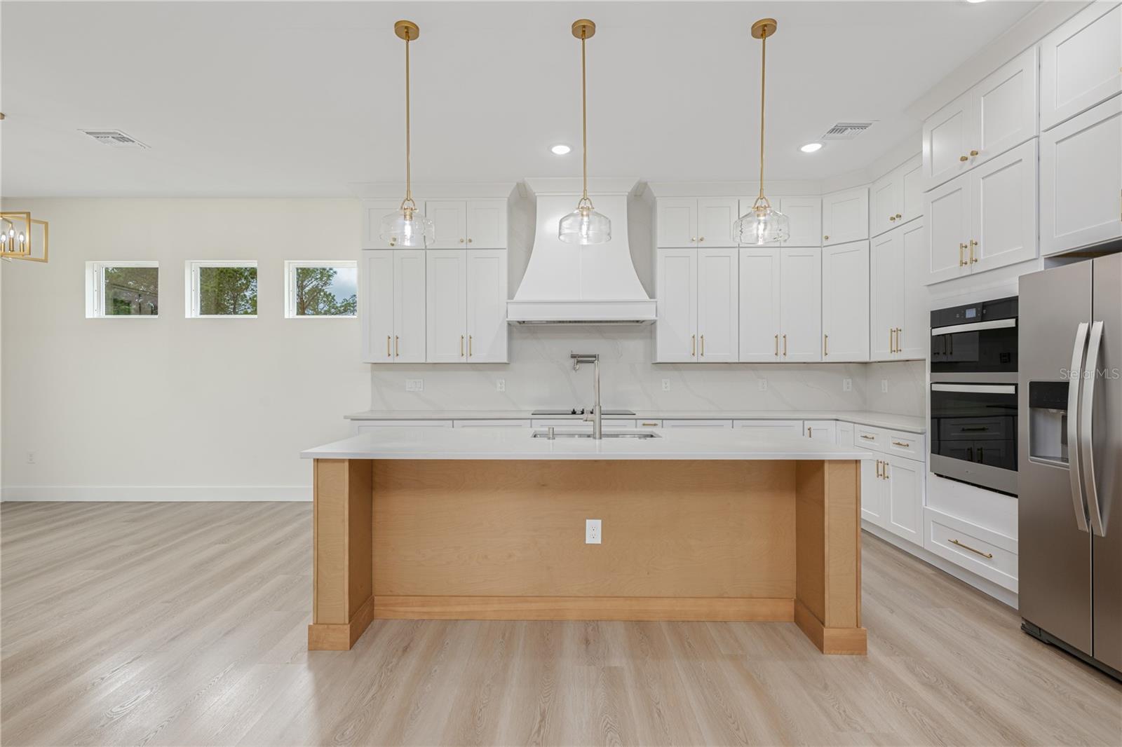 Image 8 of 45 For 42845 Honeysuckle Street