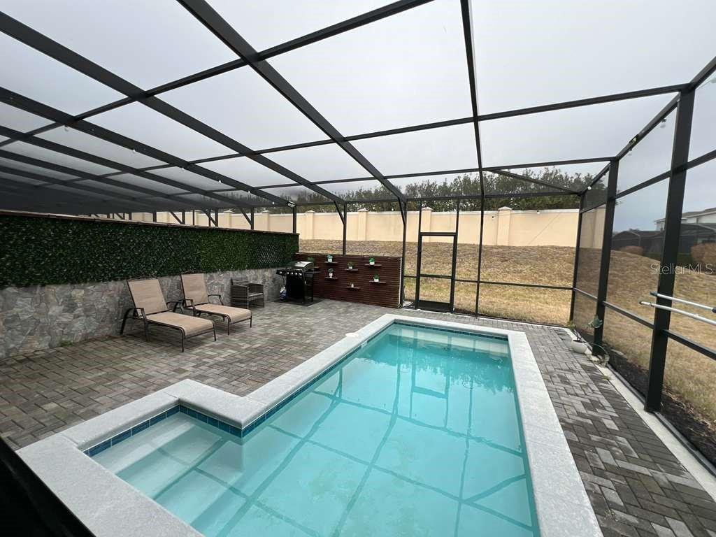 Image 32 of 35 For 2458 Dubai Street