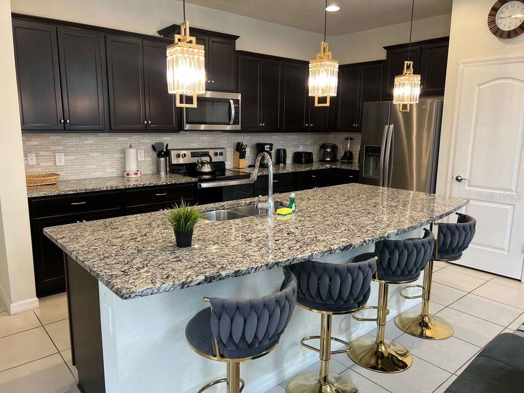 Image 4 of 35 For 2458 Dubai Street