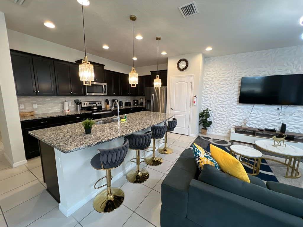 Image 7 of 35 For 2458 Dubai Street