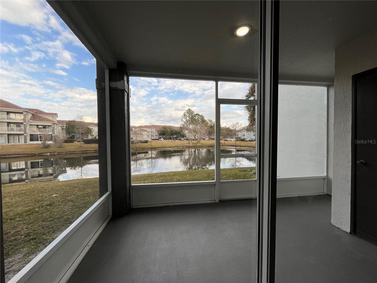 Image 19 of 22 For 13838 Fairway Island Drive 1412