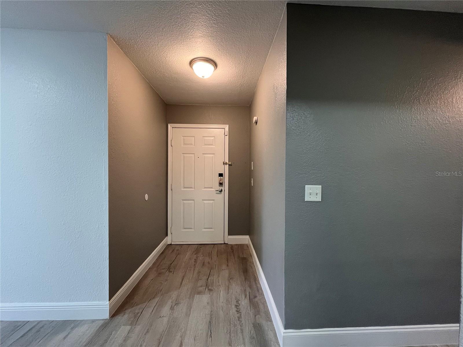 Image 2 of 22 For 13838 Fairway Island Drive 1412