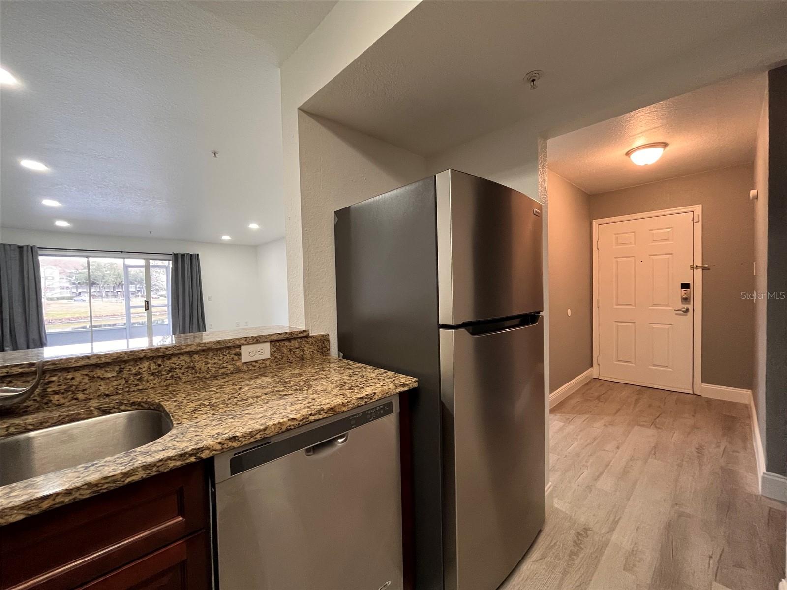 Image 6 of 22 For 13838 Fairway Island Drive 1412