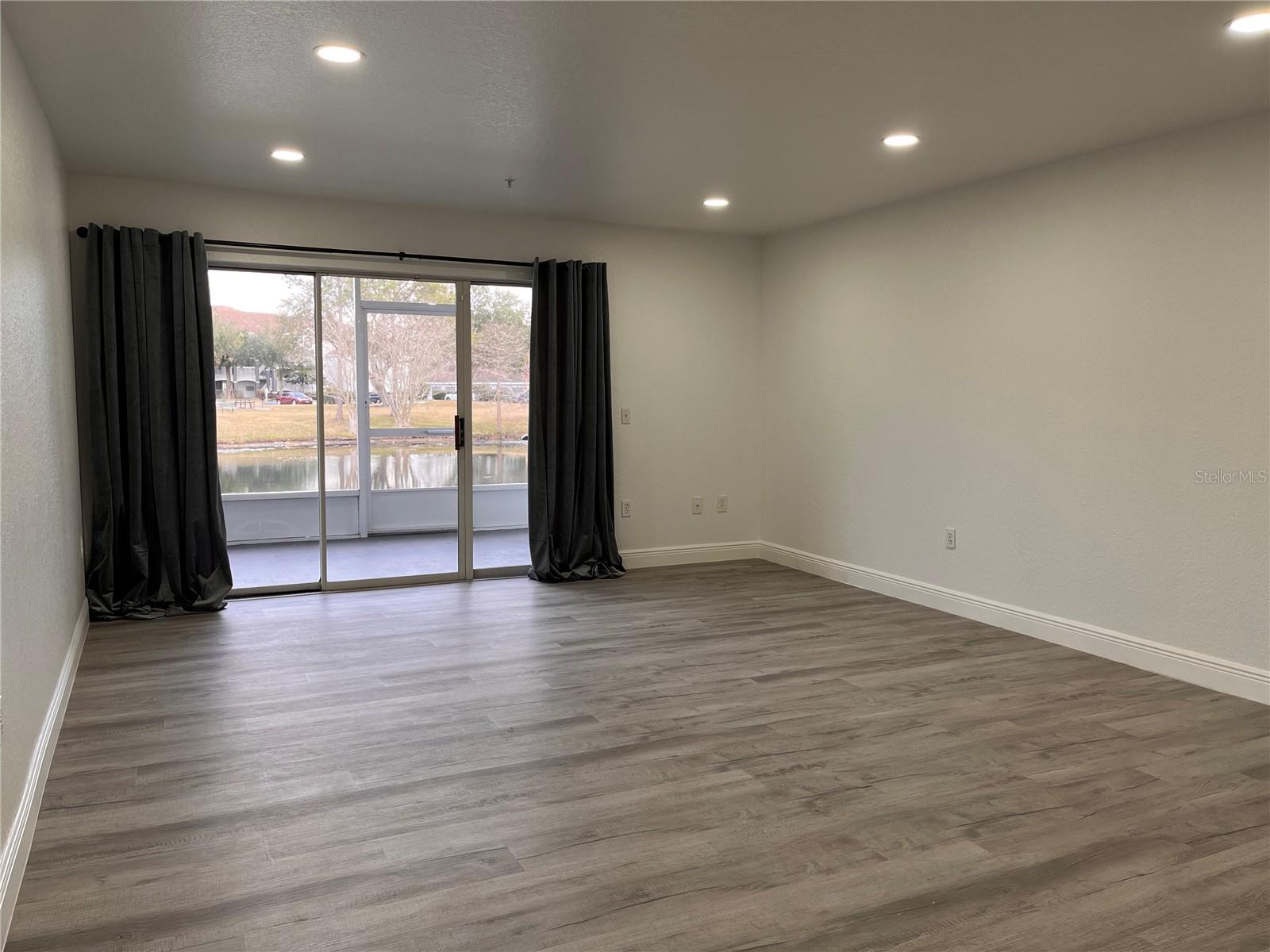 Image 7 of 22 For 13838 Fairway Island Drive 1412