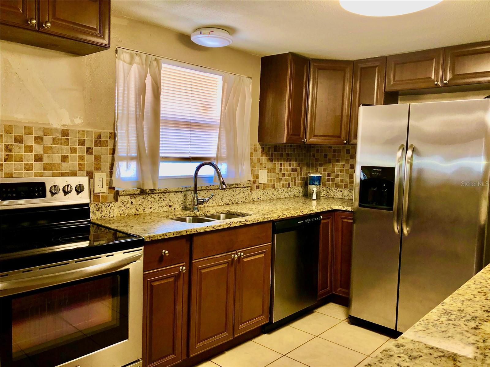 Image 2 of 15 For 7537 Jasmine Boulevard