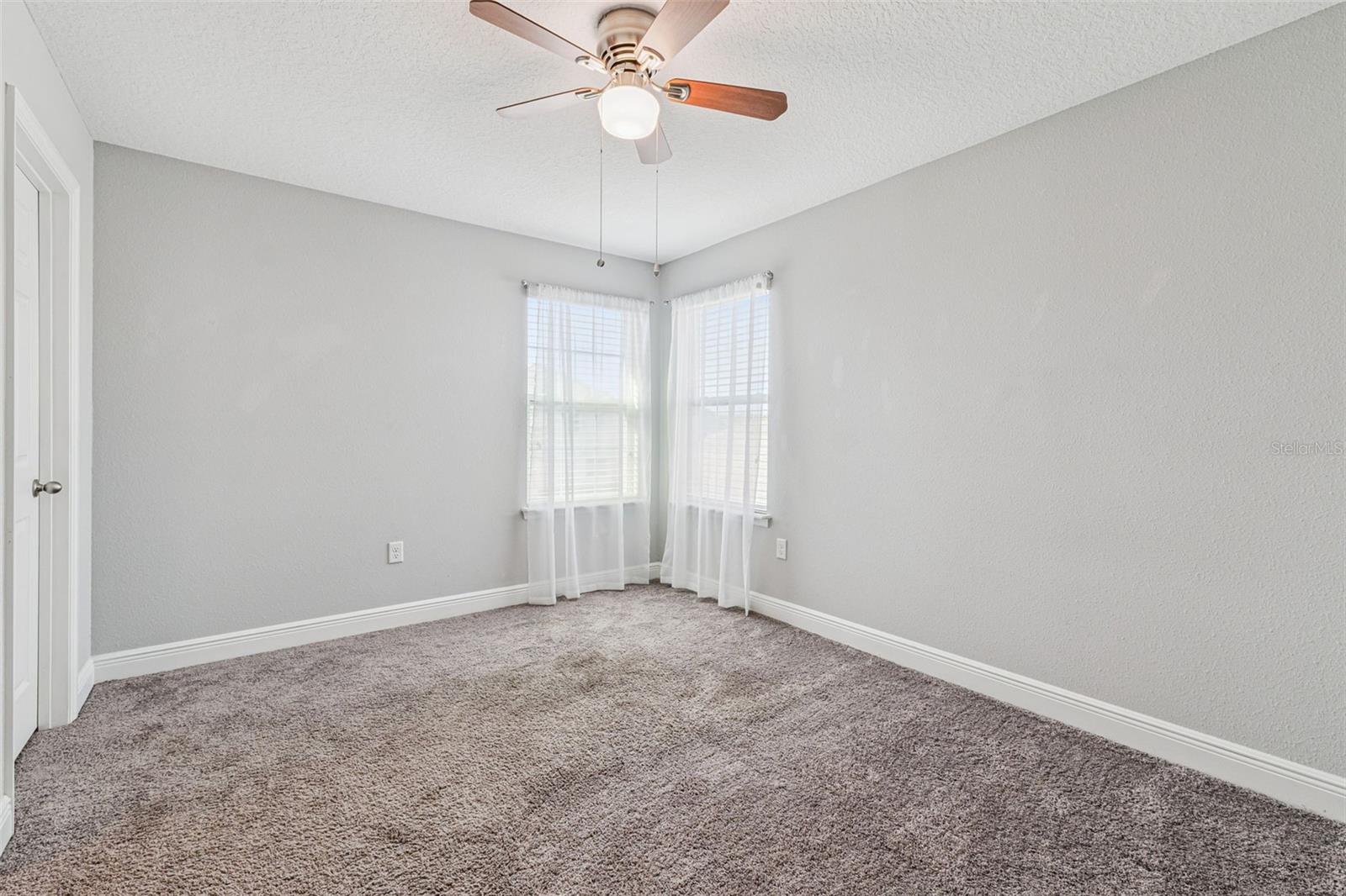 Image 26 of 65 For 262 Oakmont Reserve Drive