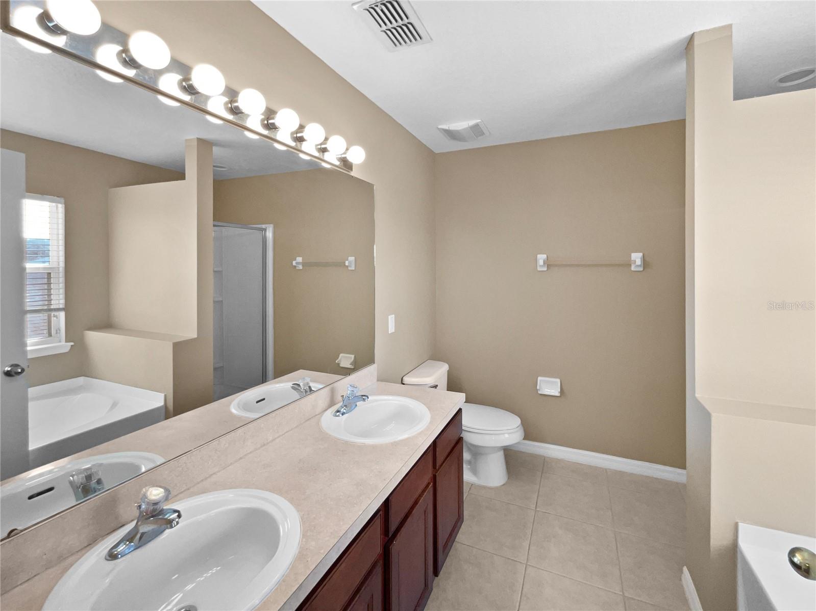 Image 21 of 27 For 2840 Grasmere View Parkway