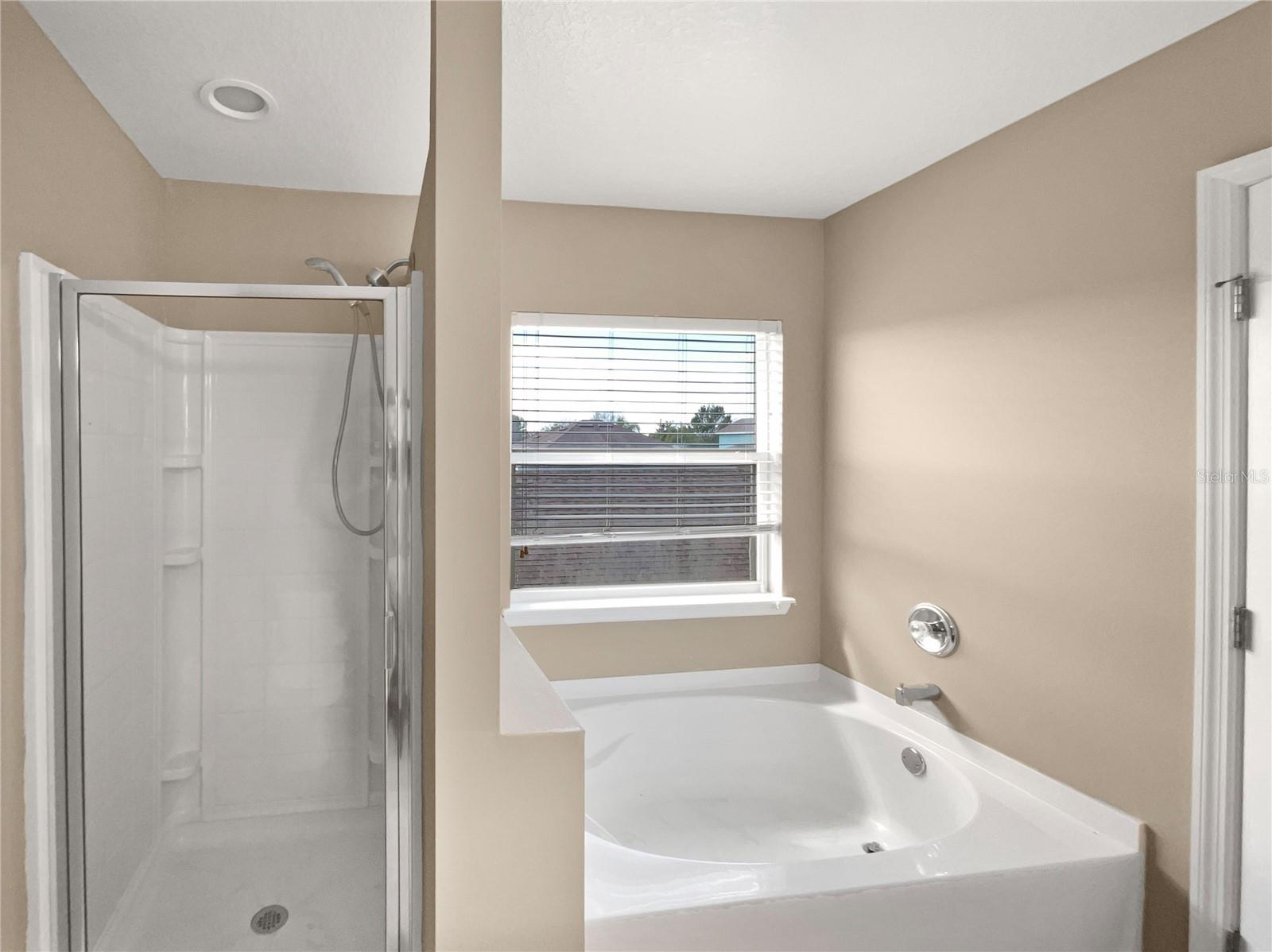 Image 22 of 27 For 2840 Grasmere View Parkway