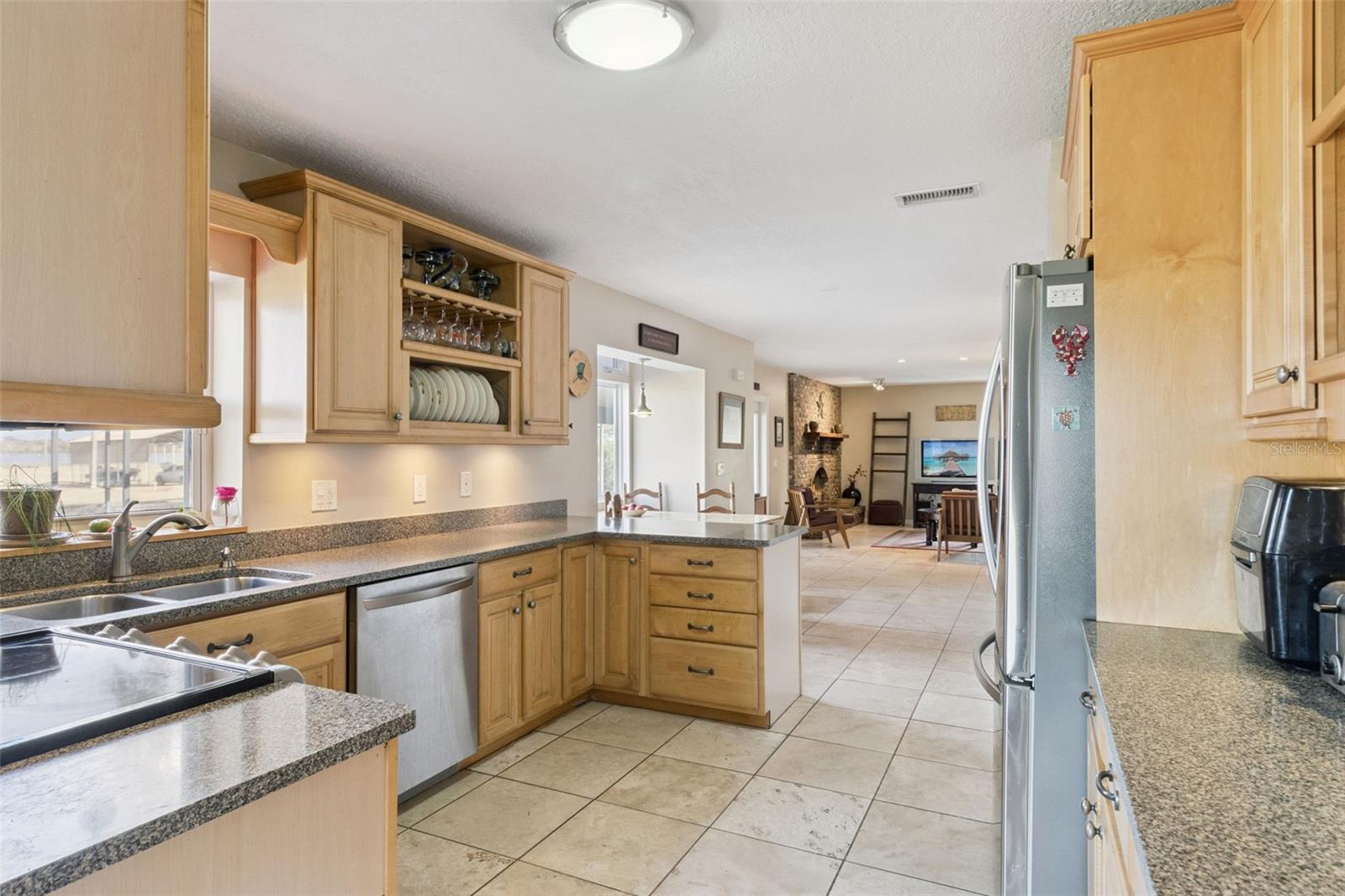 Image 6 of 41 For 1256 Center Street