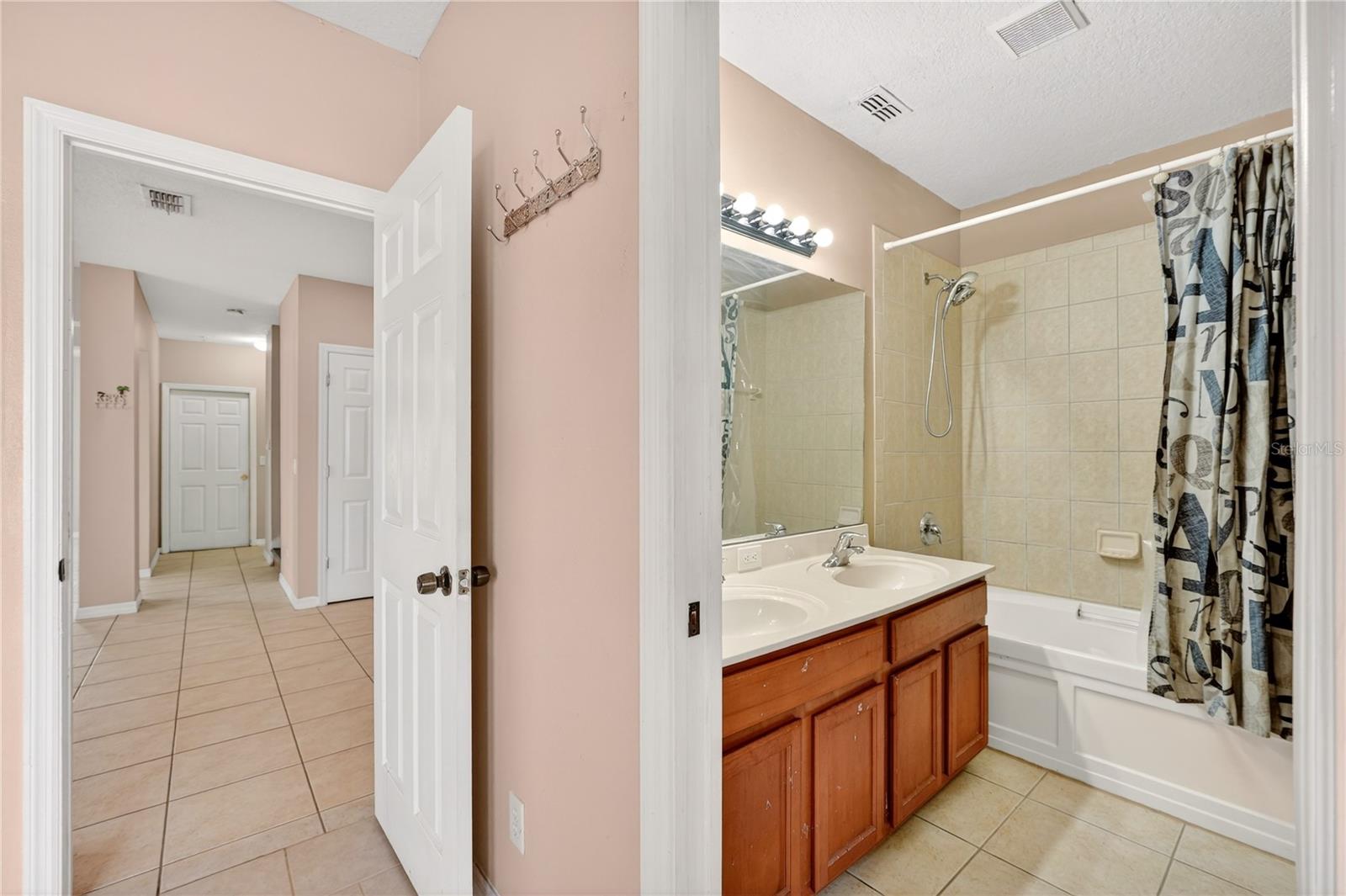 Image 20 of 48 For 2056 Cypress Bay Blvd