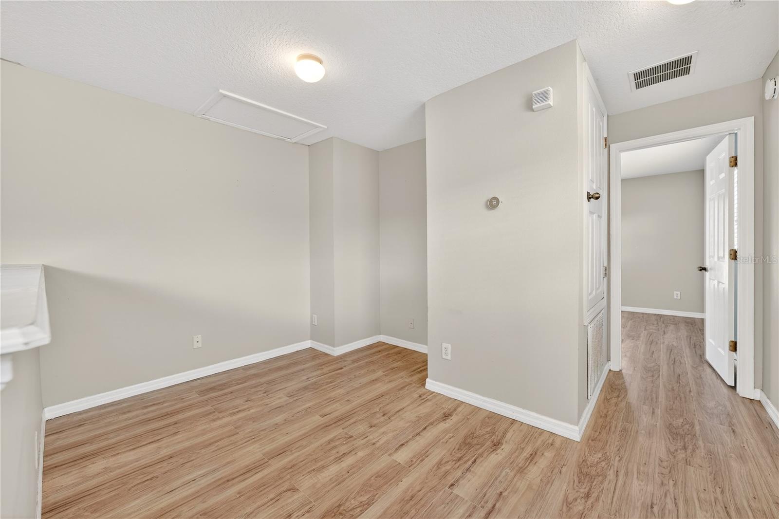 Image 26 of 48 For 2056 Cypress Bay Blvd