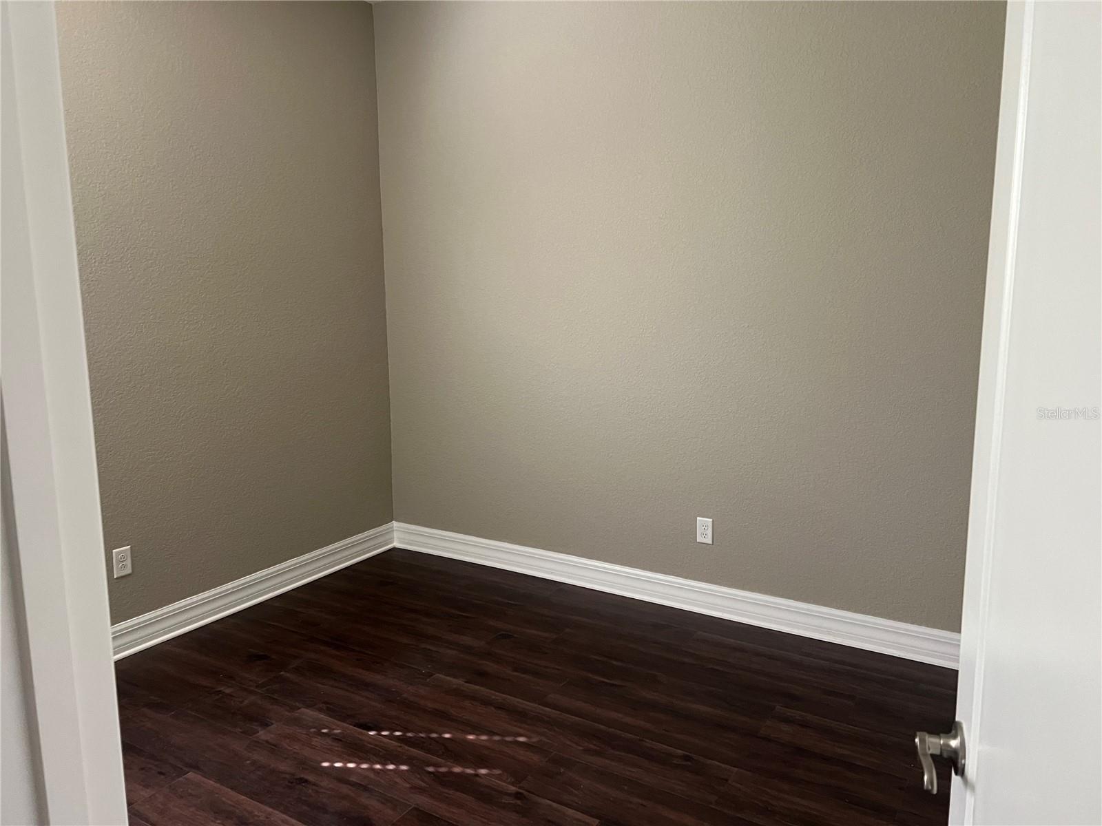 Image 10 of 21 For 13124 Woodford Street