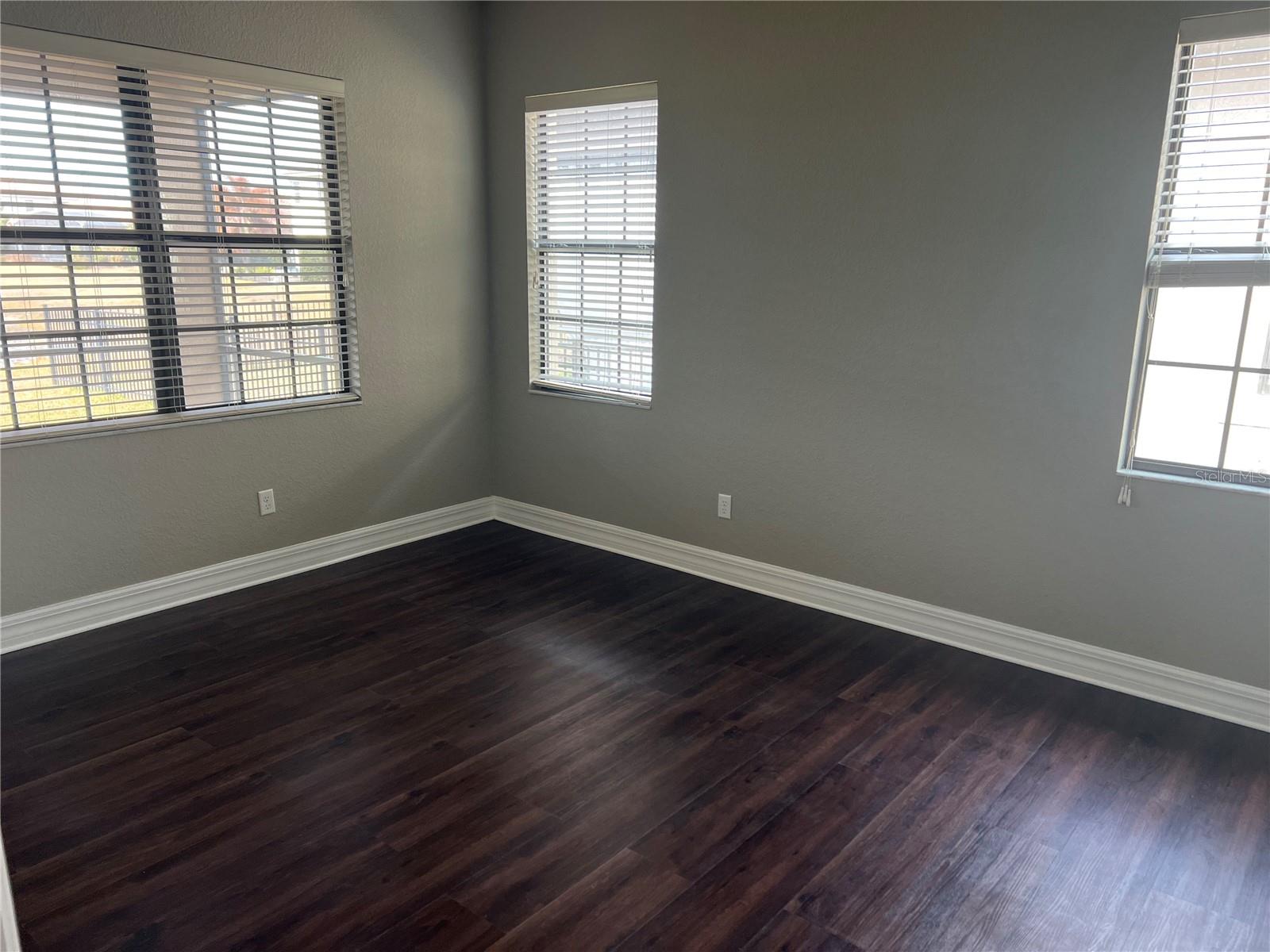 Image 13 of 21 For 13124 Woodford Street