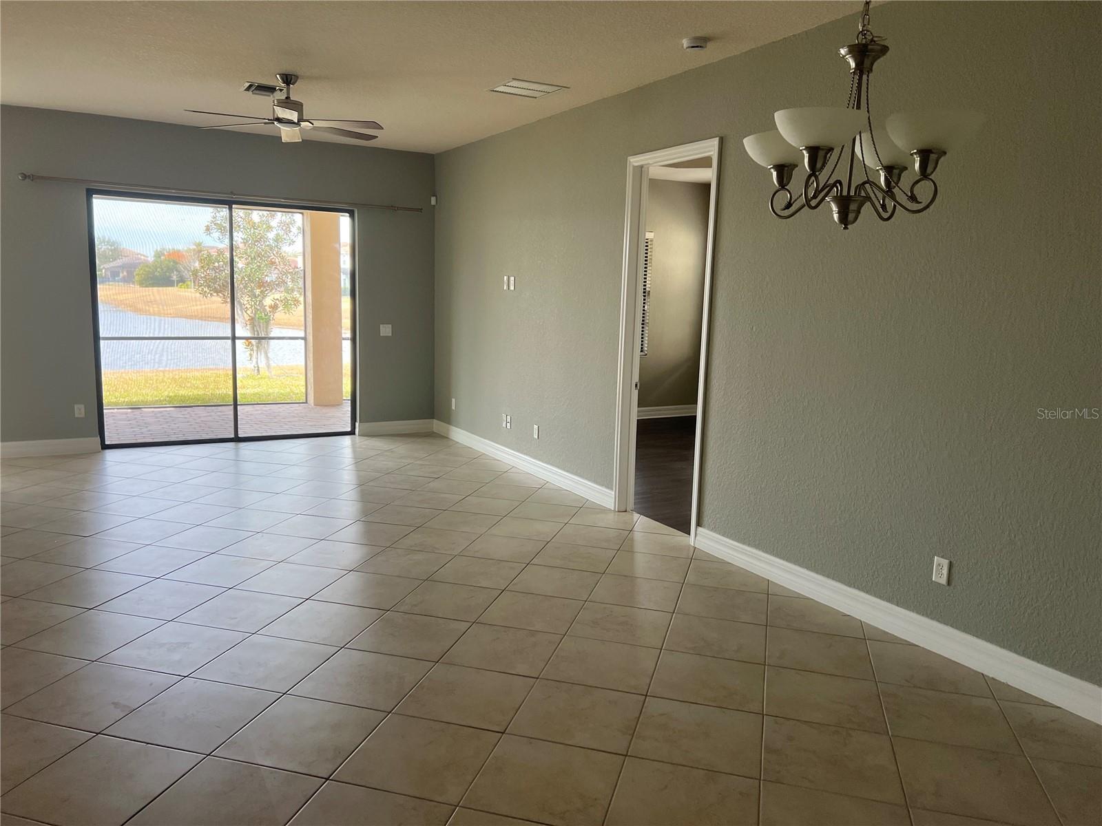 Image 17 of 21 For 13124 Woodford Street