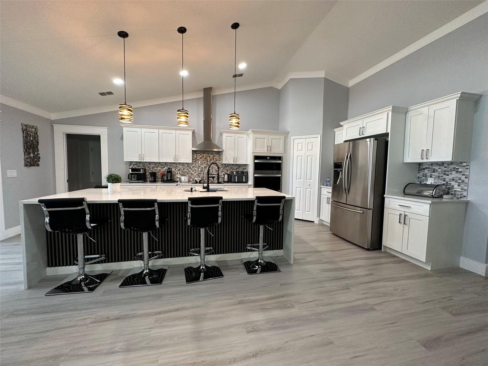 Image 15 of 30 For 9830 Water Fern Circle