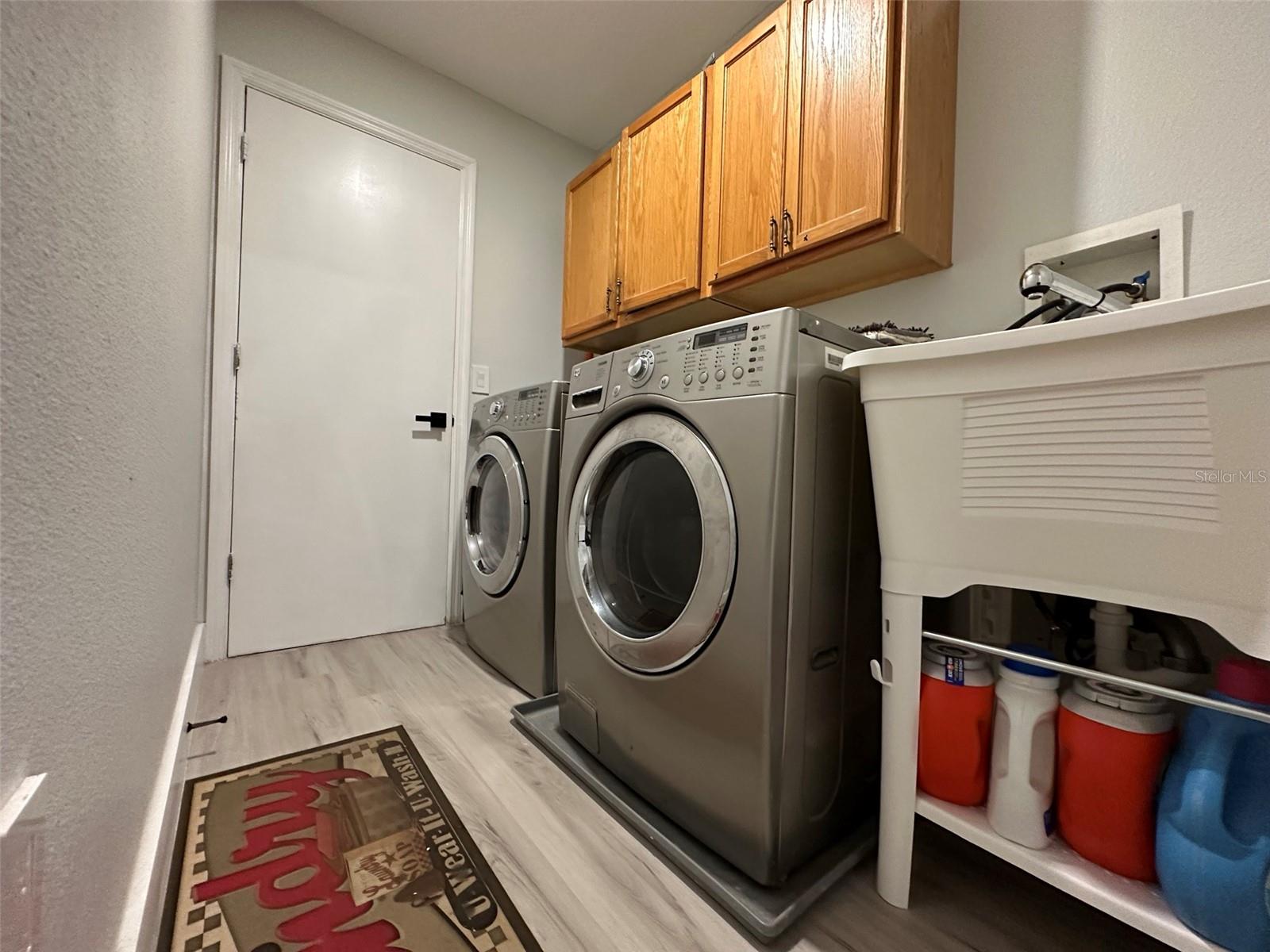 Image 17 of 30 For 9830 Water Fern Circle