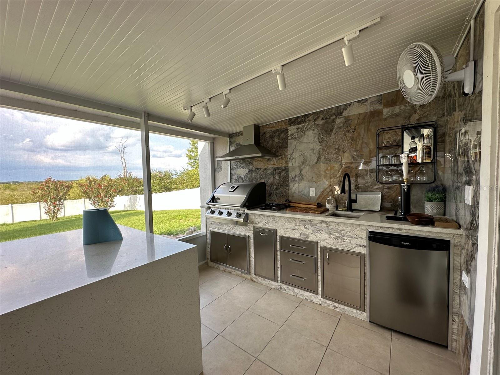 Image 23 of 30 For 9830 Water Fern Circle