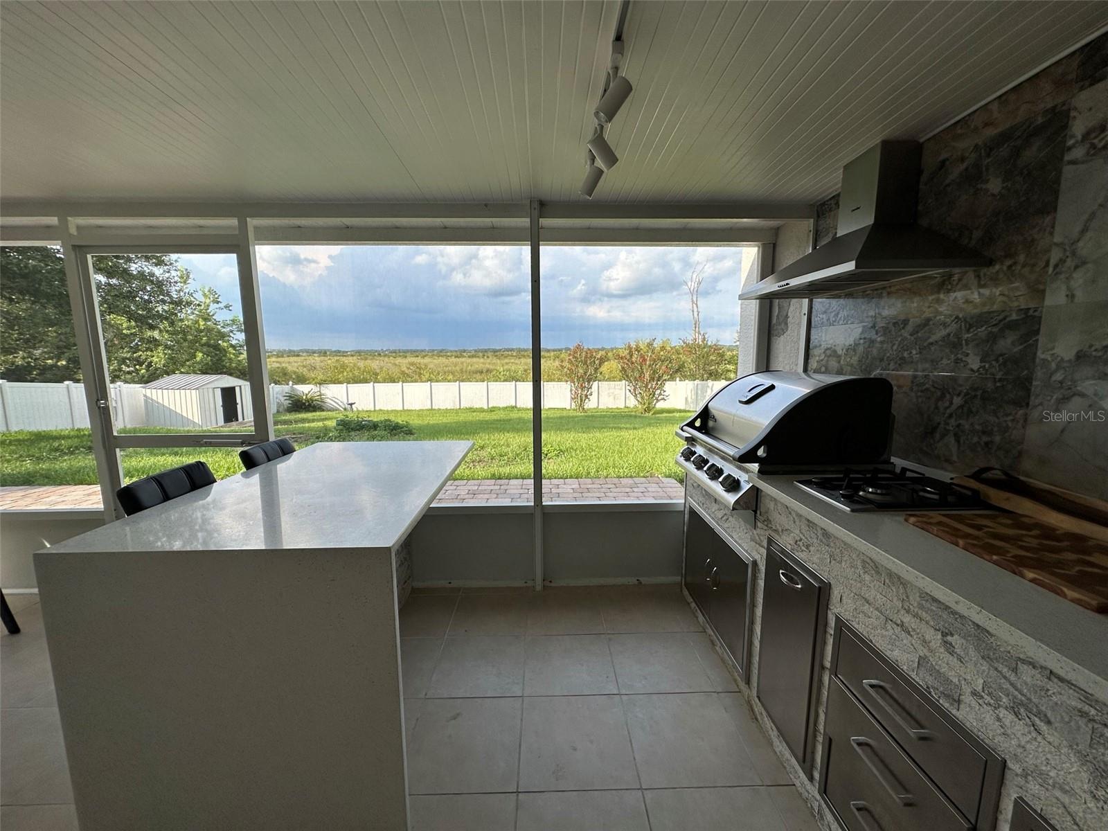 Image 26 of 30 For 9830 Water Fern Circle