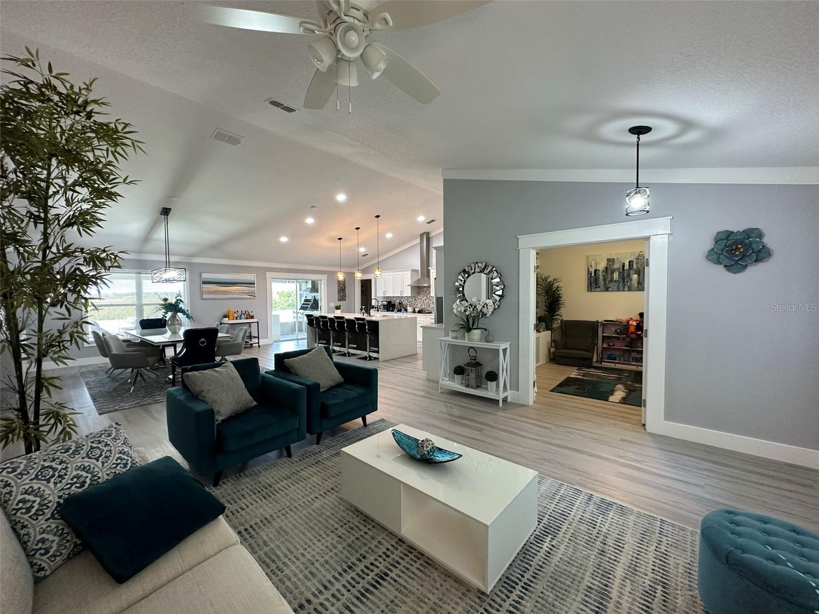 Image 7 of 30 For 9830 Water Fern Circle