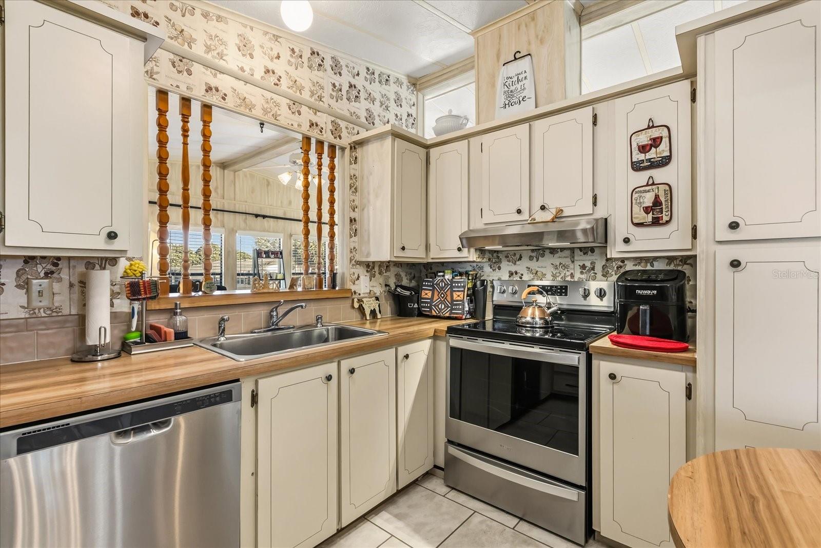 Image 14 of 56 For 1020 Dustin Drive