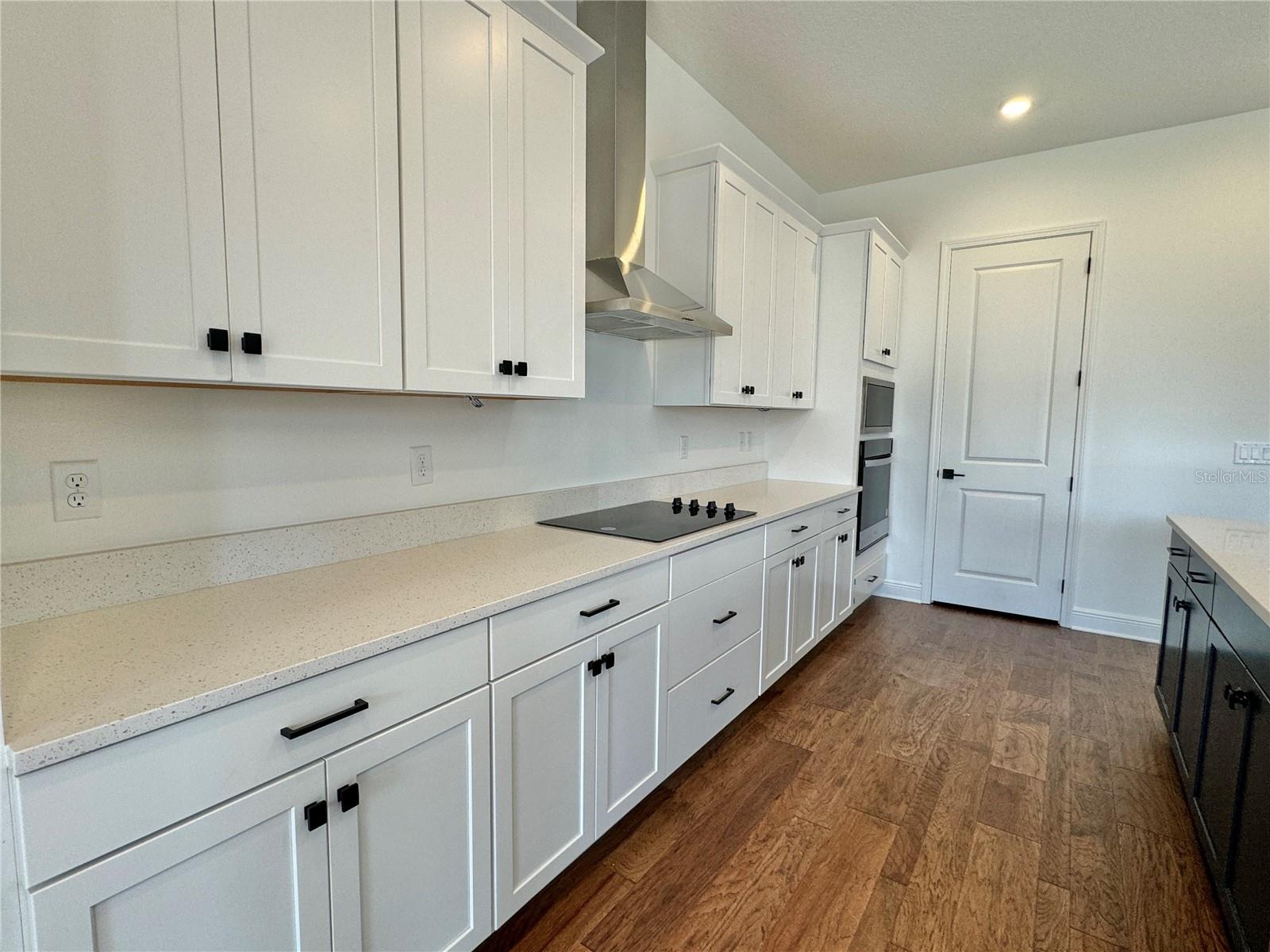 Image 10 of 60 For 13352 Leggett Alley