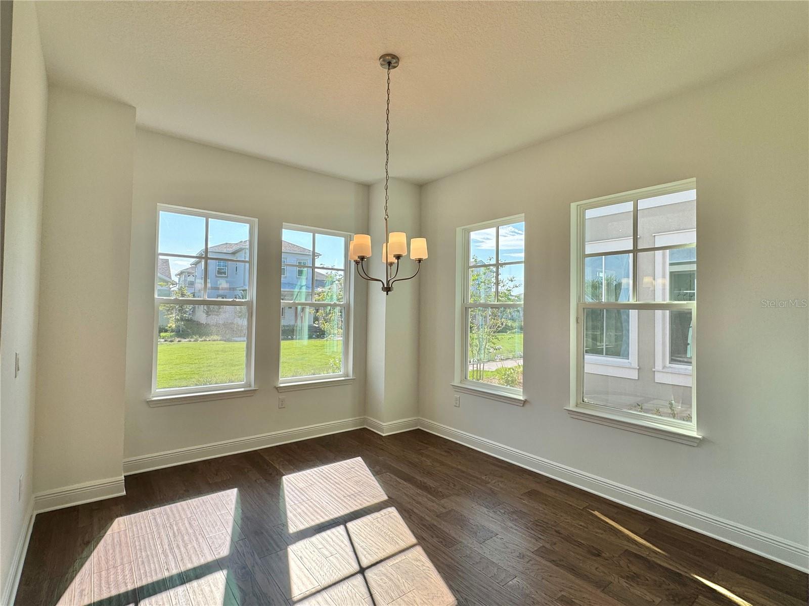 Image 13 of 60 For 13352 Leggett Alley