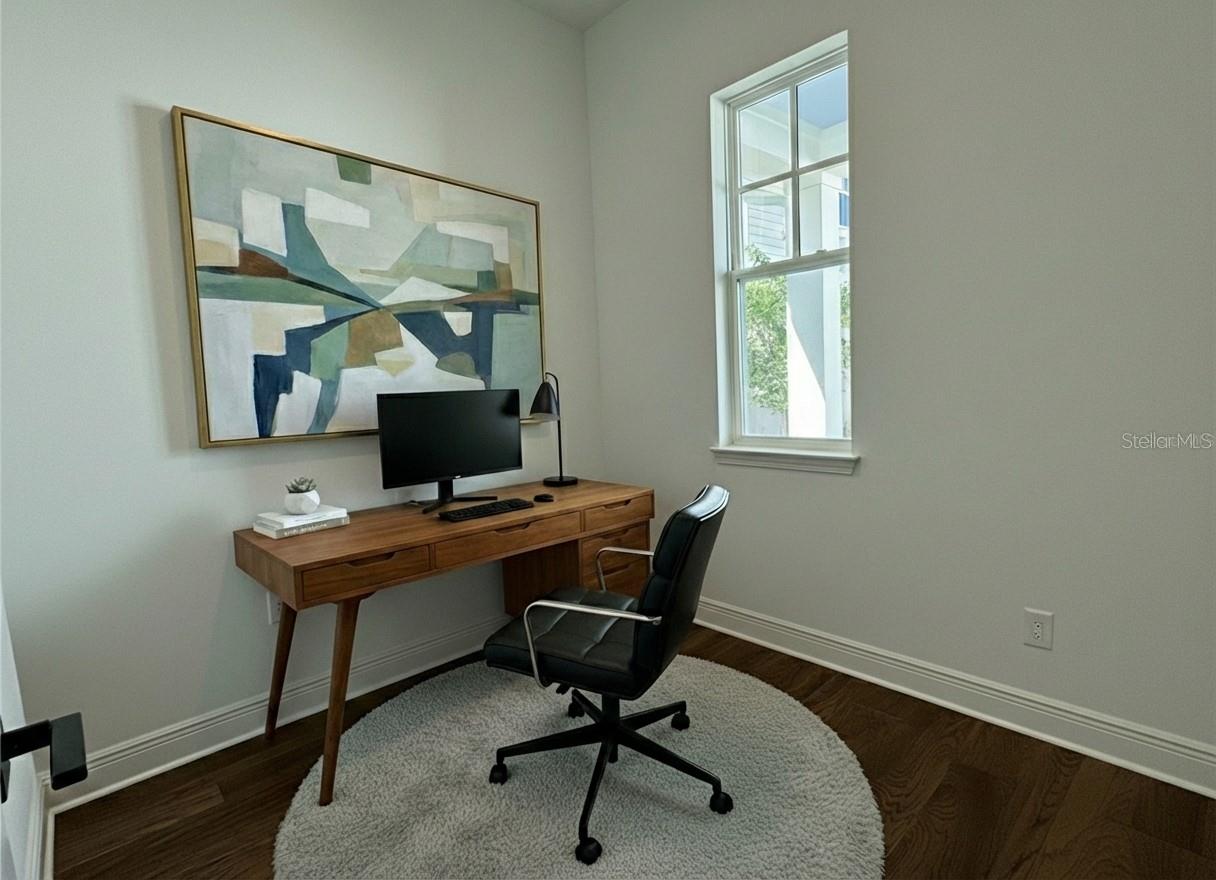 Image 14 of 60 For 13352 Leggett Alley