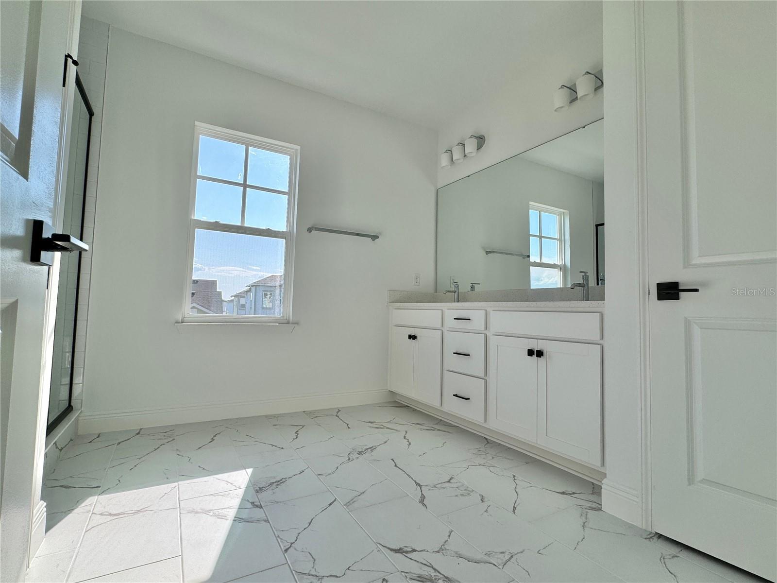 Image 21 of 60 For 13352 Leggett Alley