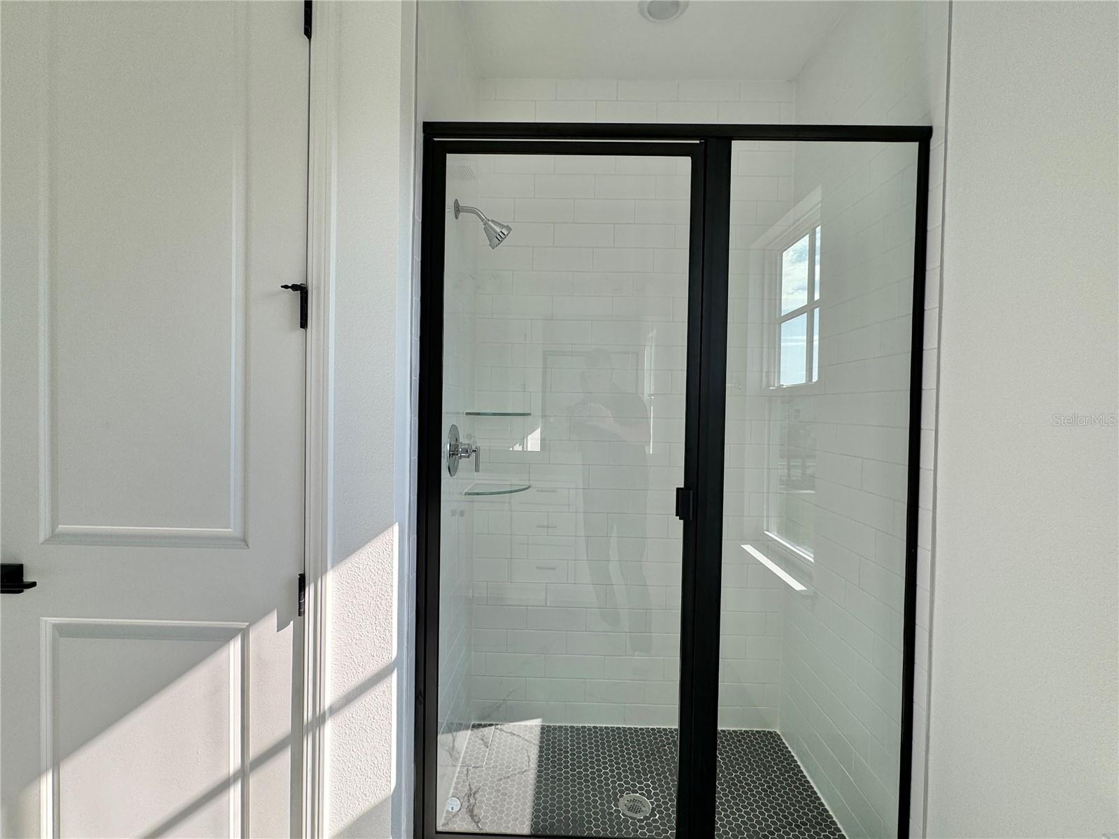 Image 22 of 60 For 13352 Leggett Alley