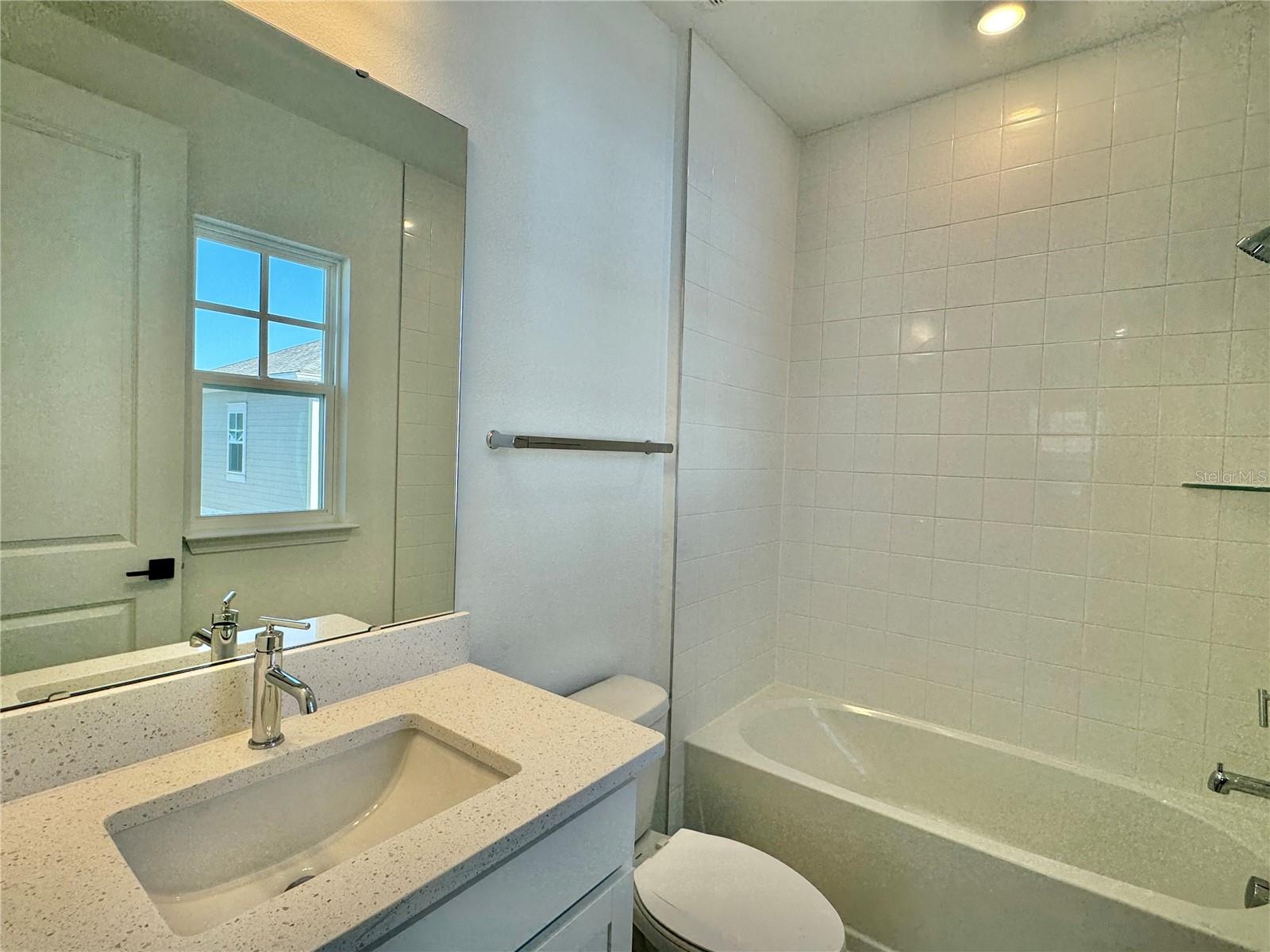 Image 30 of 60 For 13352 Leggett Alley