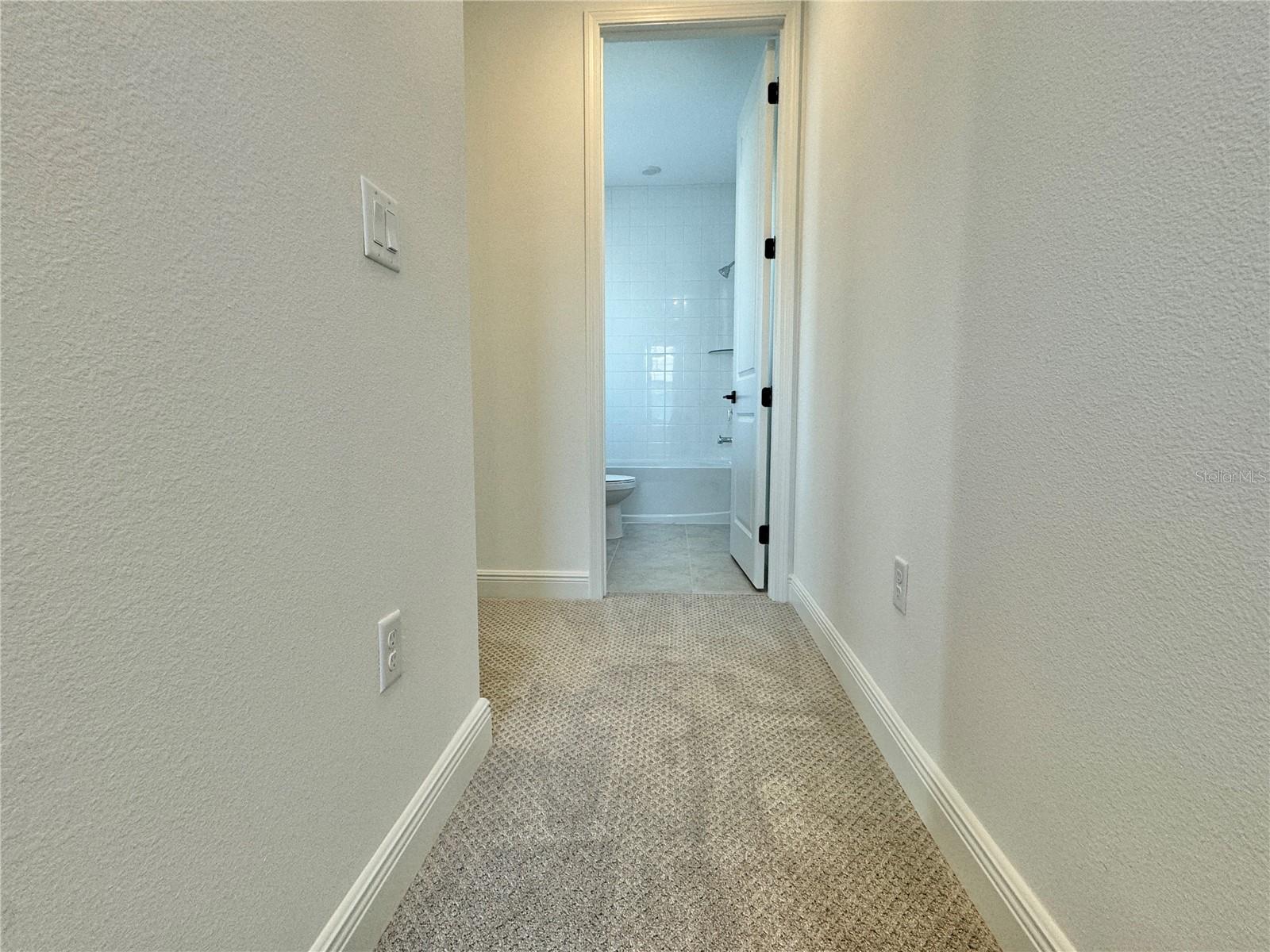 Image 32 of 60 For 13352 Leggett Alley