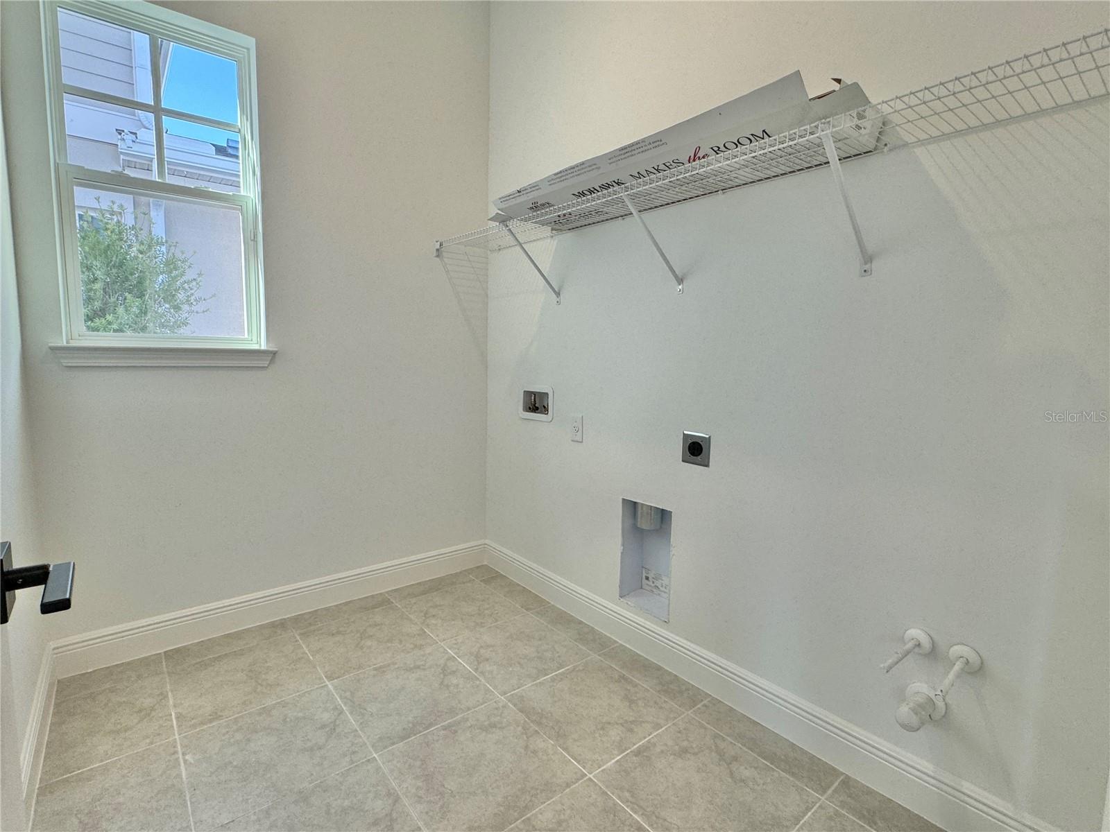 Image 36 of 60 For 13352 Leggett Alley