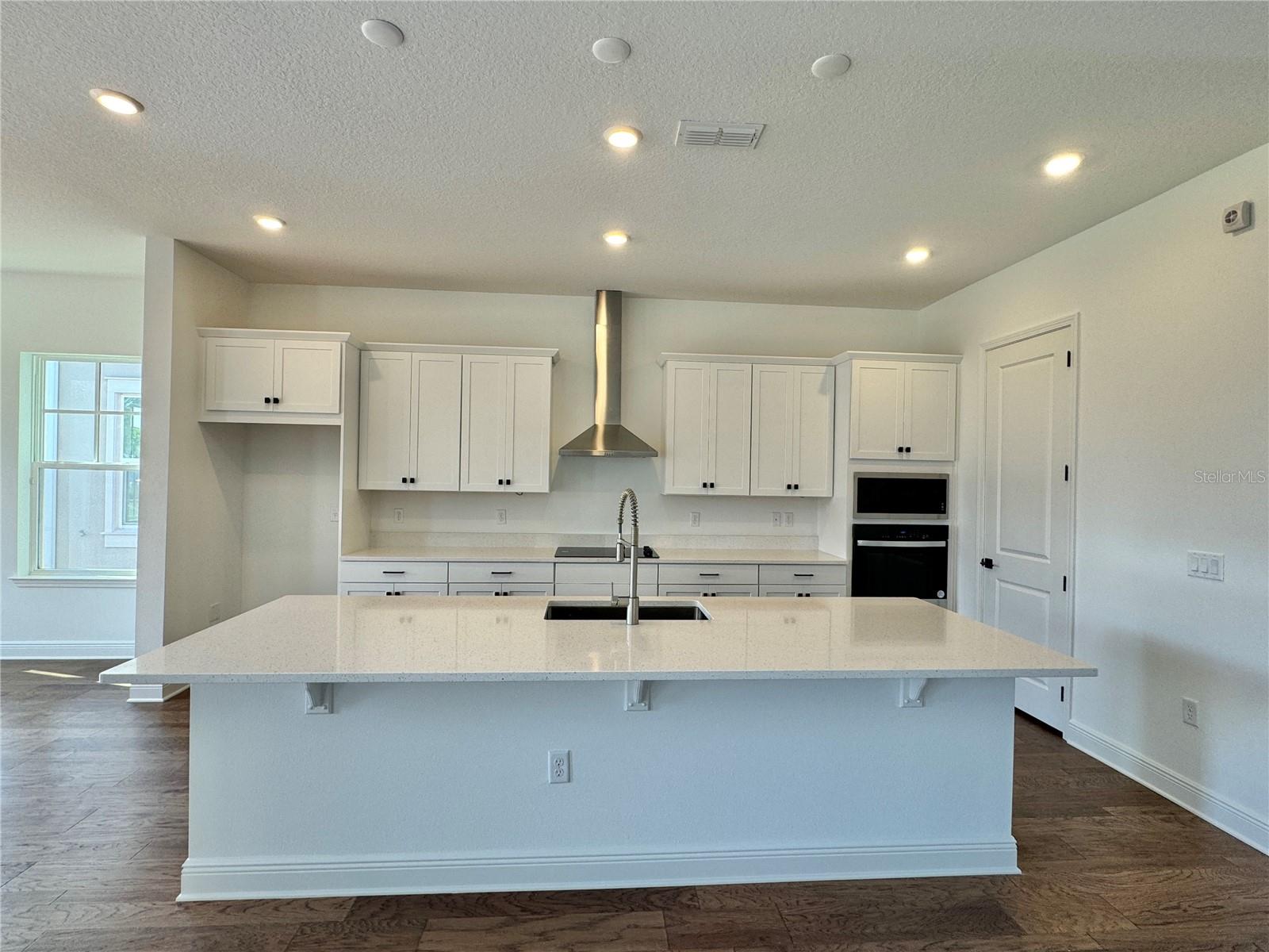 Image 8 of 60 For 13352 Leggett Alley