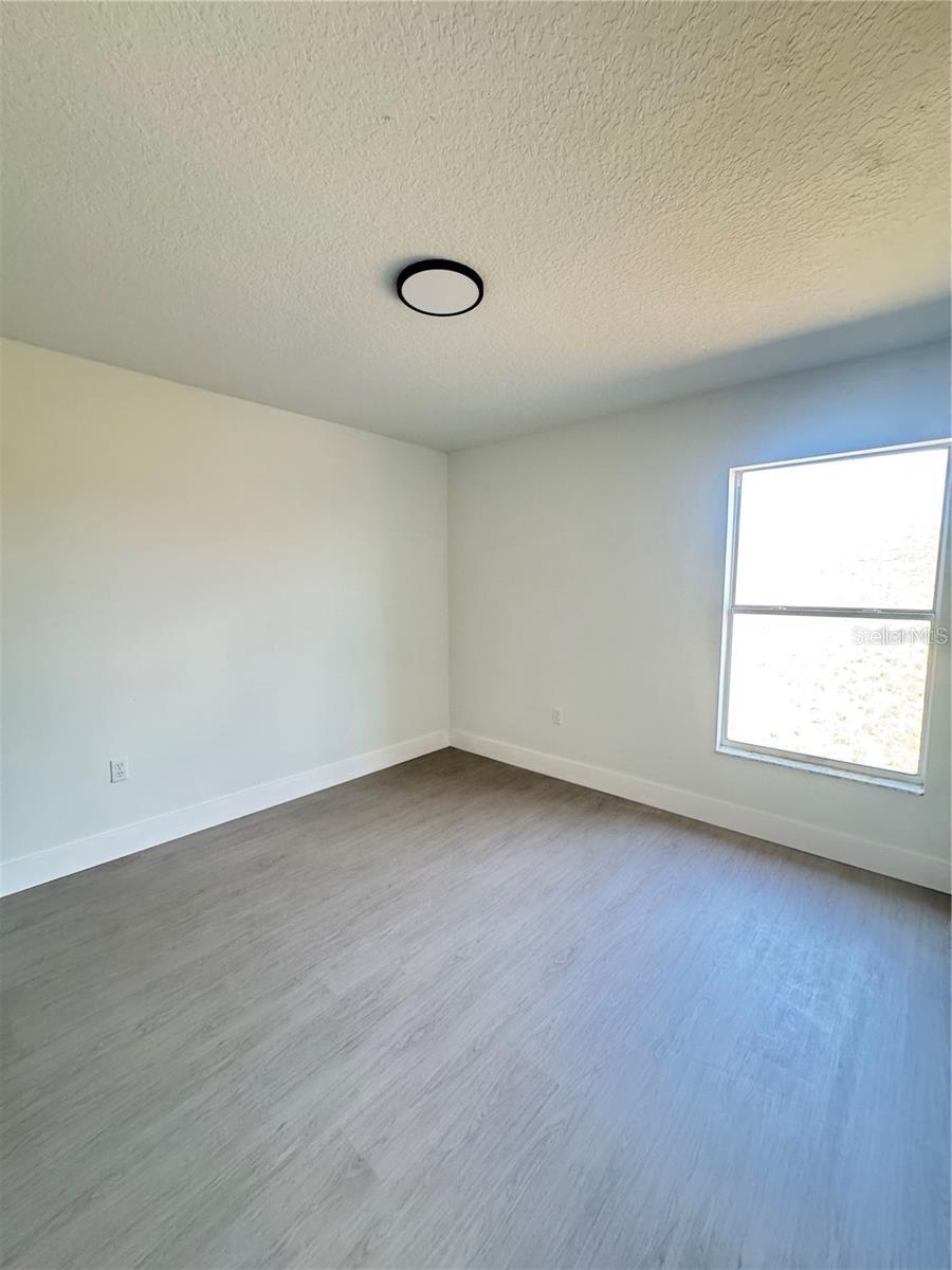 Image 22 of 33 For 207 High Ridge Drive