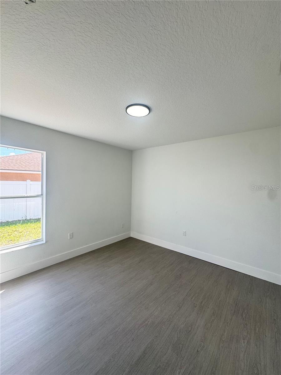 Image 27 of 33 For 207 High Ridge Drive